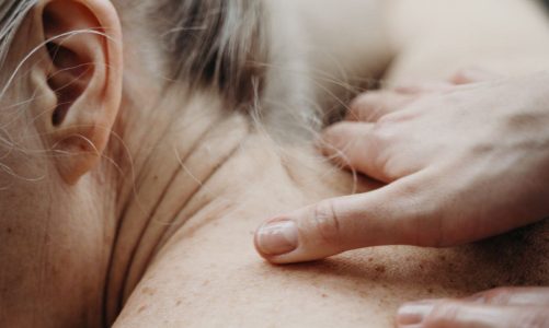 Cẩm Nang Cho Dân Thiết Kế Nội Thất Ngồi Vẽ Nhiều Giờ: Chọn Địa Chỉ Massage Cổ Vai Gáy Sài Gòn Ra Sao