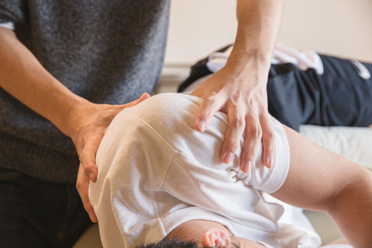 Duy trì thói quen chăm sóc cổ vai gáy cho người làm thiết kế lâu dài Duy trì thói quen chăm sóc cổ vai gáy cho người làm thiết kế lâu dài