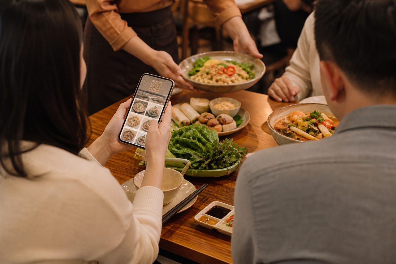 Bước 3: Tạo mã QR menu và tải đúng định dạng
